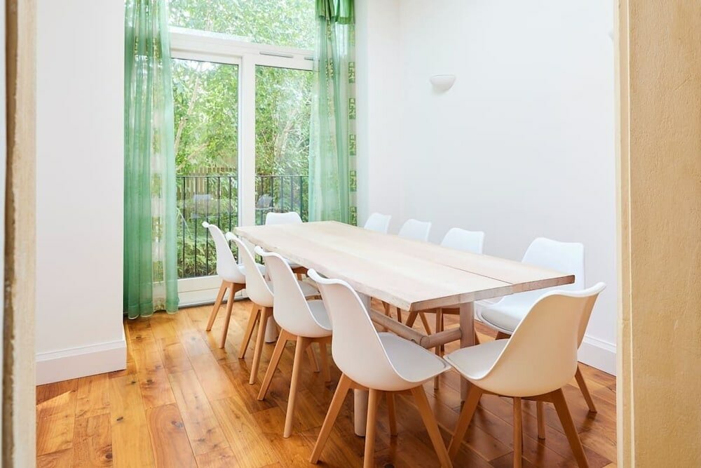 Фото The Woolwich Retreat - Enticing 5bdr House With Parking