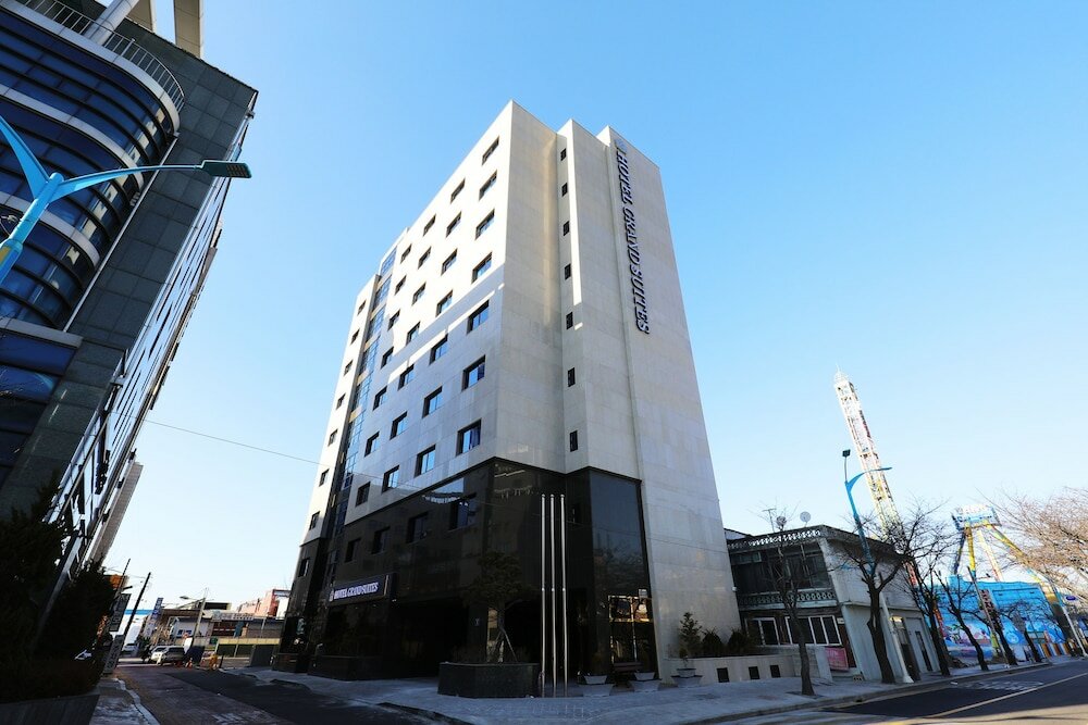 Фото отеля 1