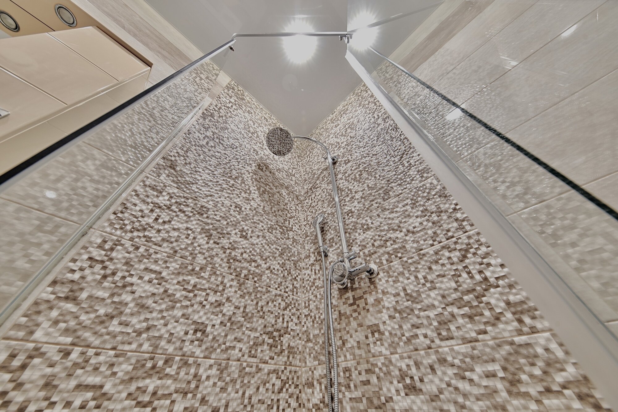 Фото LetoApart на улице Энгельса 95