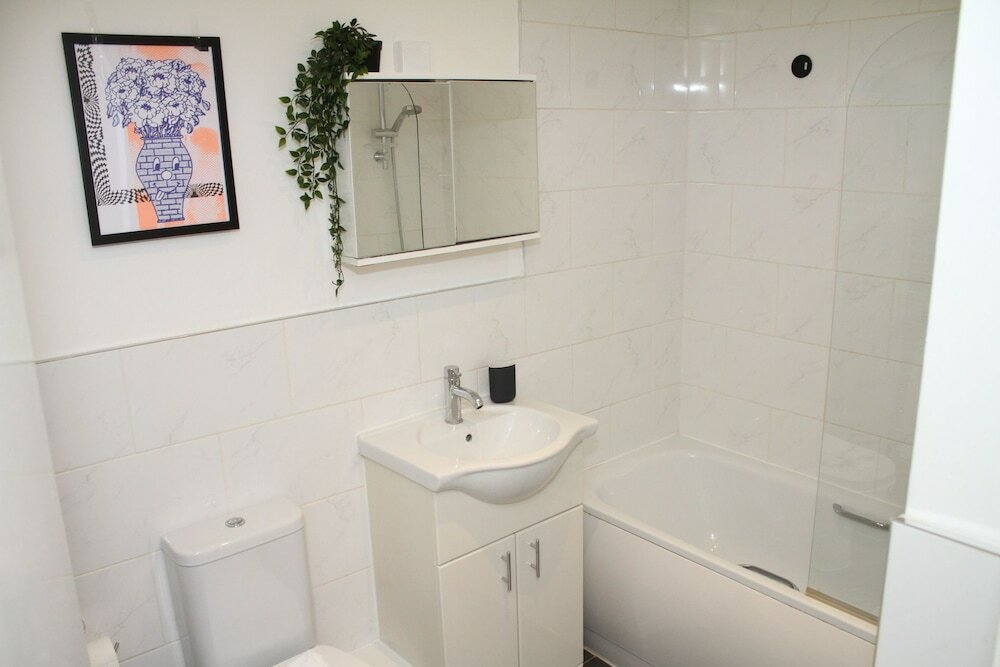 Фото 3 Beds 2 Baths Oxford Circus