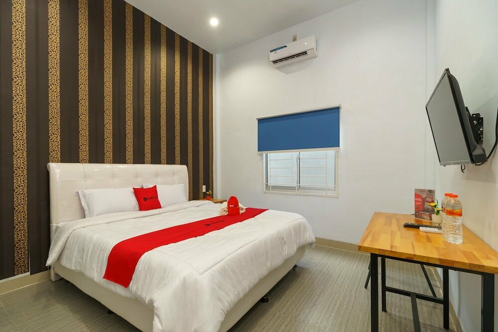 Hotel RedDoorz Plus near Kualanamu International Airport 2, North Sumatra, photo