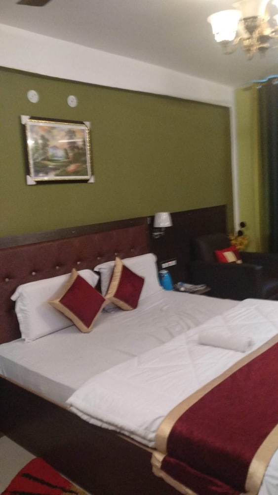 Фото Hotel Zero Mile Rooms