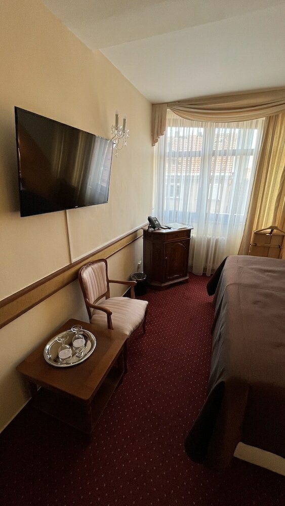 Фото Fleur De Lis Hotel