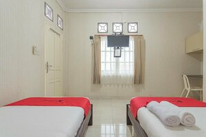 Гостиница RedDoorz Syariah near Terminal Batu Ampar 2