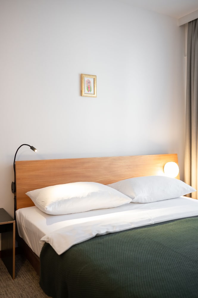 Фото Magdas Hotel Vienna City