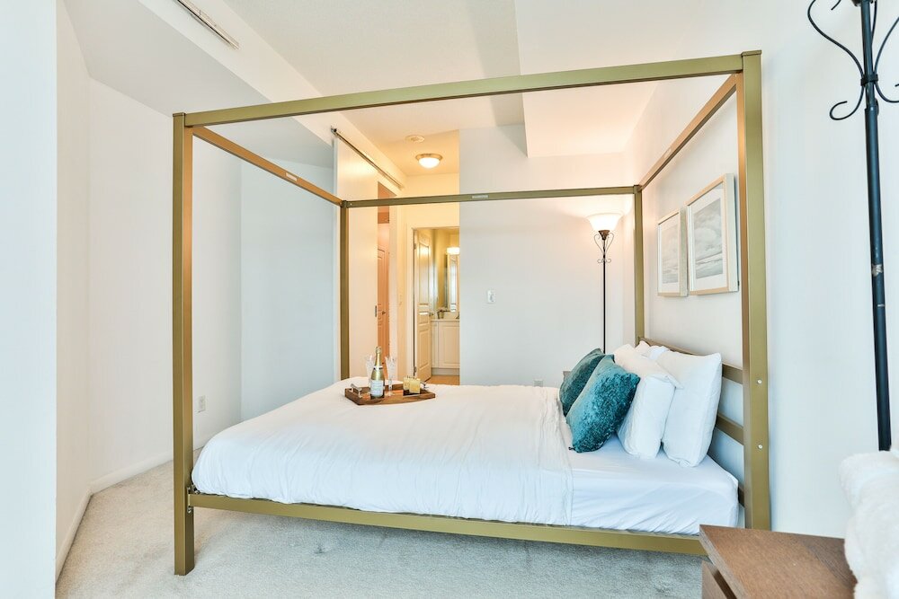 Фото Vibrant Urban Condo 2Bed 2Bath