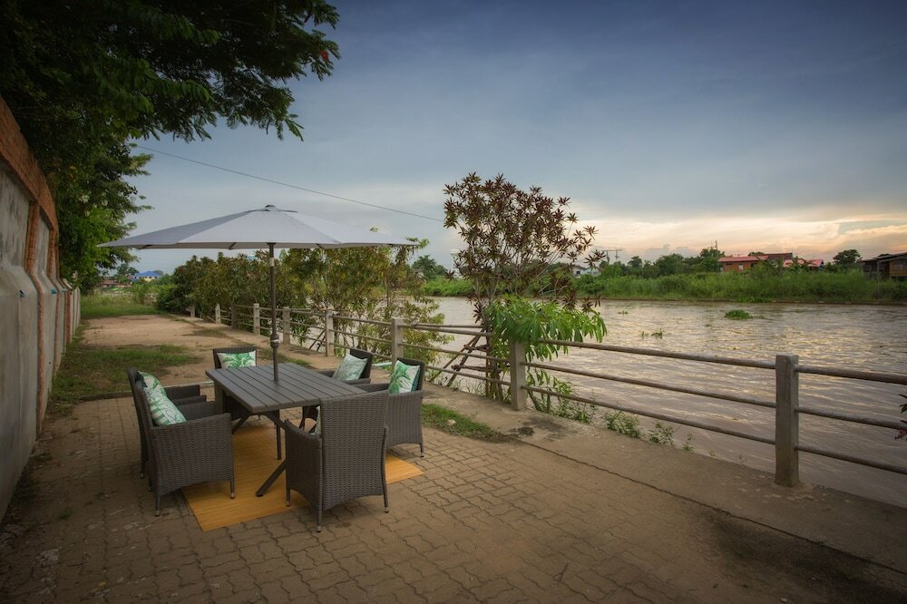 Фото Cattani's Riverside Home