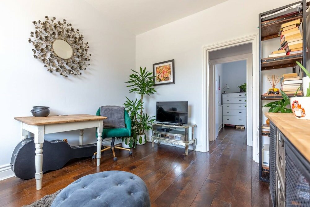 Фото Cheerful 1 Bedroom Flat in the Heart of North London