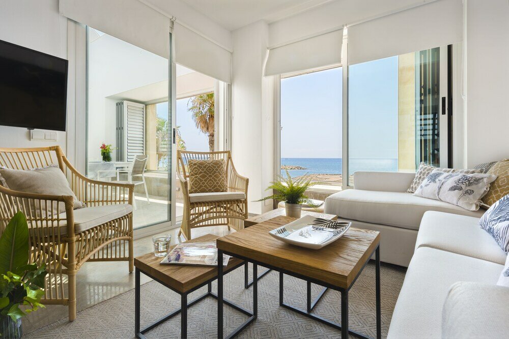 Фото Beautiful 2 Bd House With Terrace & Views to the Beach Pedregalejo