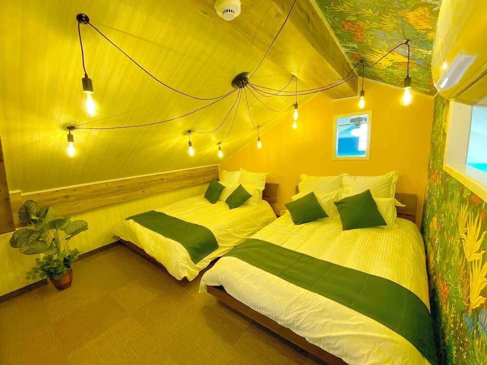 Фото Chatan Tall House