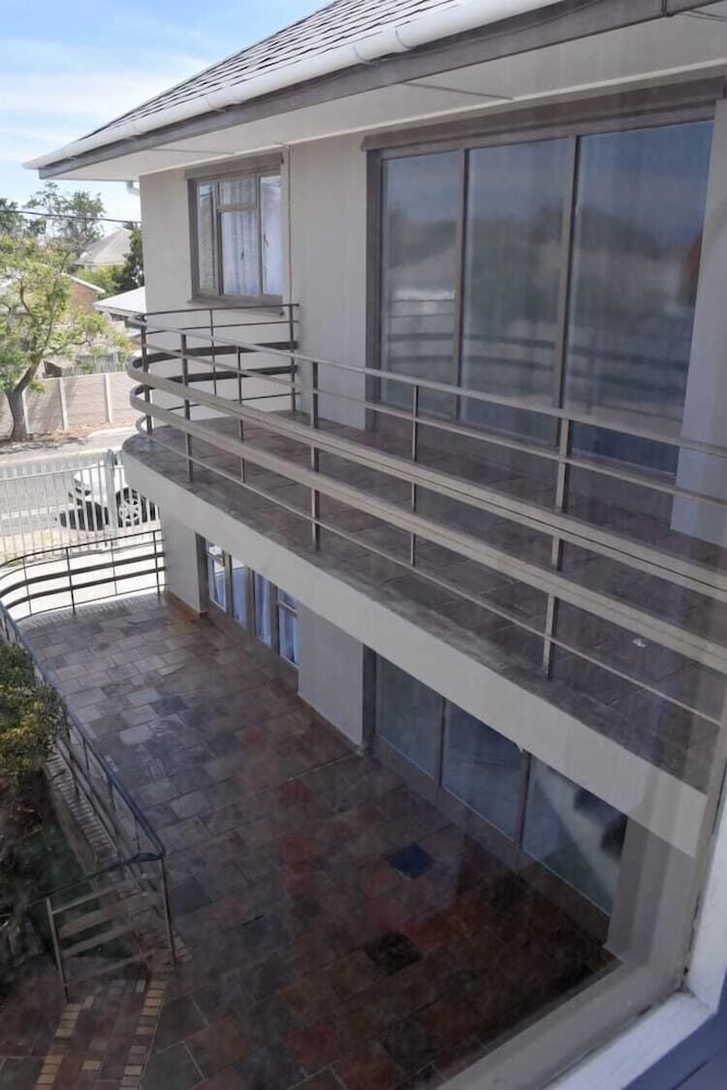 Фото 34onLincoln Guesthouse