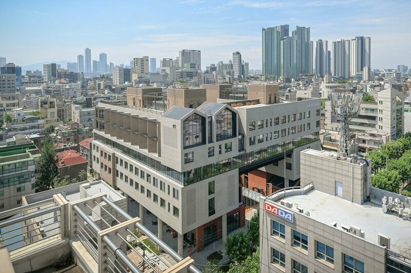 Гостиница Localstitch Seogyotown в Сеуле