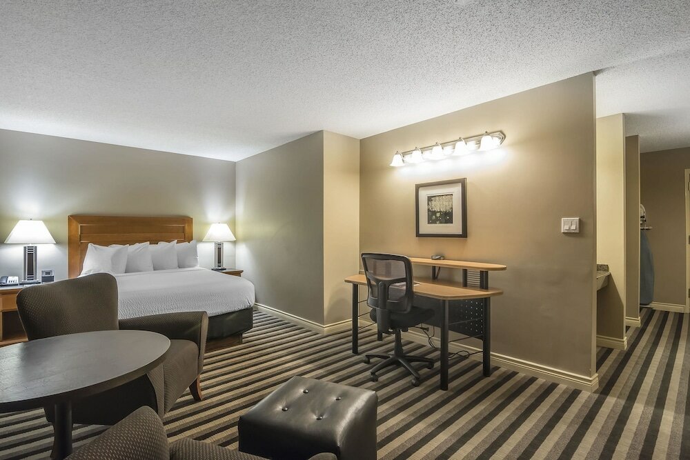 Фото Quality Inn West Edmonton