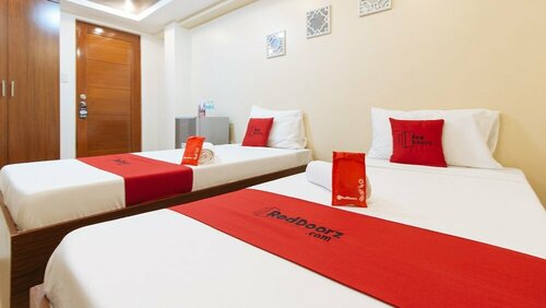 Гостиница RedDoorz Plus near Bgc Mall