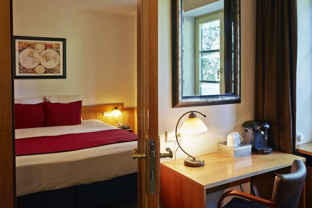 Фото Hotel Mastbosch Breda