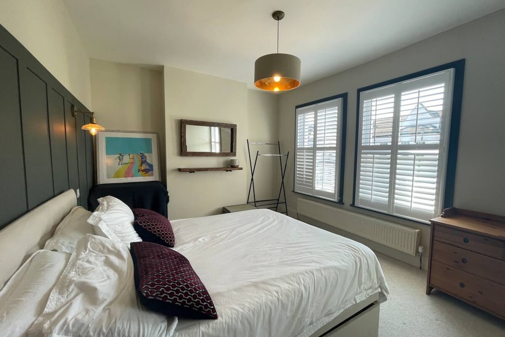 Фото Stylish 3bd House With Private Garden - Tooting