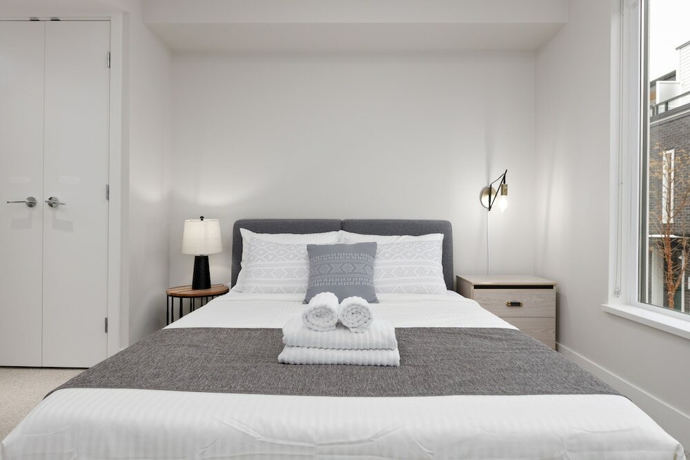 Фото 7476 Granville St