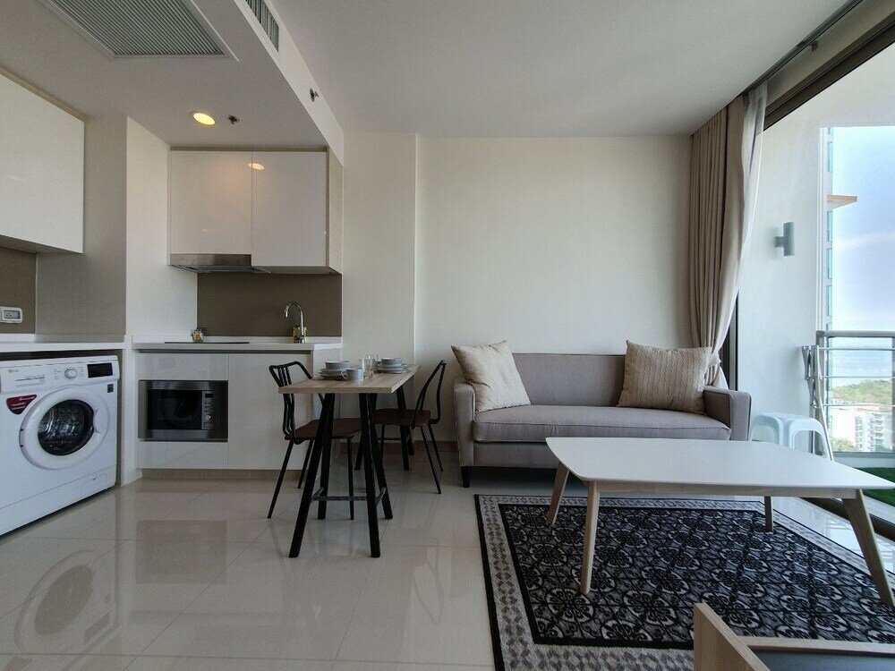 Фото The Riviera Wongamat by Pattaya Holiday