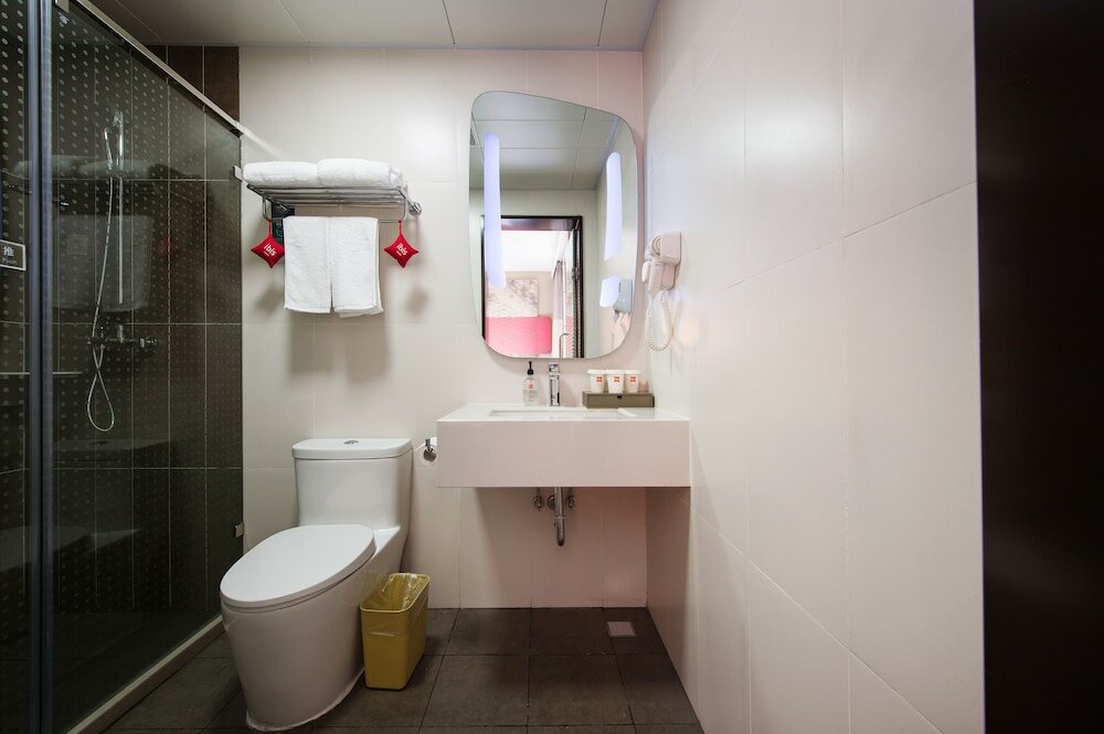 Фото Ibis Harbin West Railway Station Wanda plaza hotel