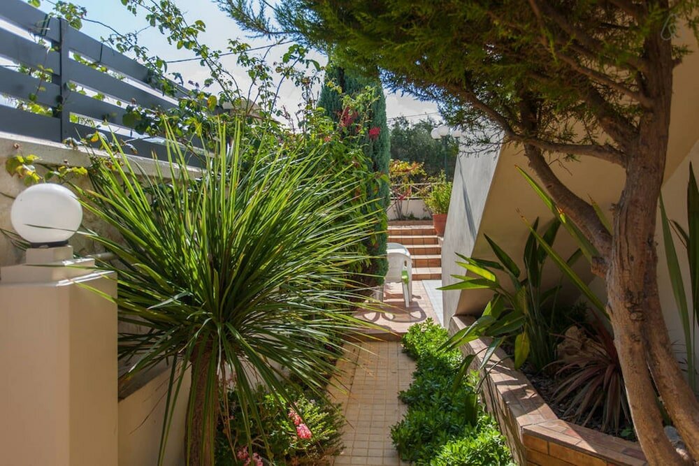 Фото Armonia Apartments & Studios