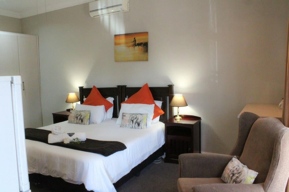 Фото The Lakehouse Guest House