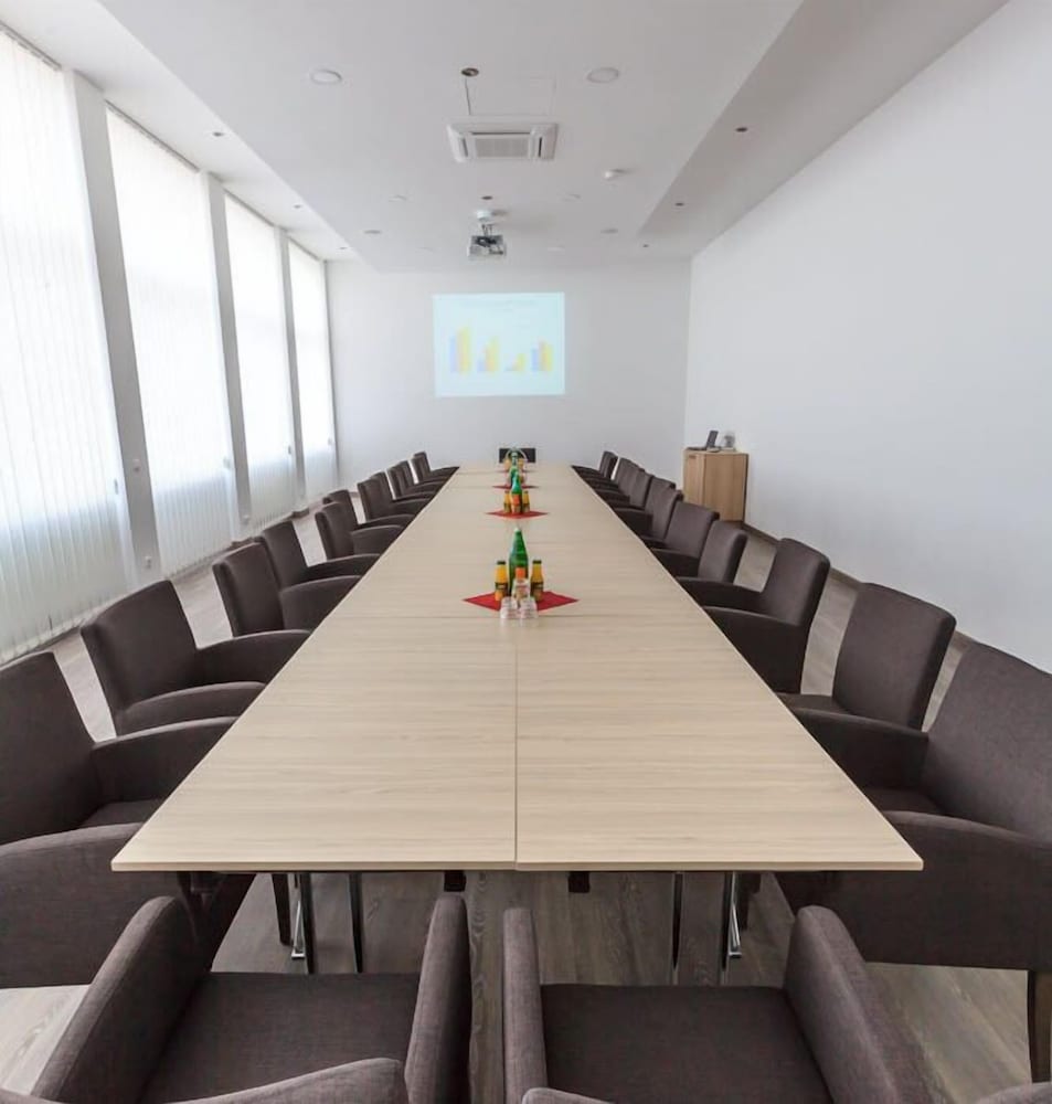 Фото Ruhr Inn Hotel