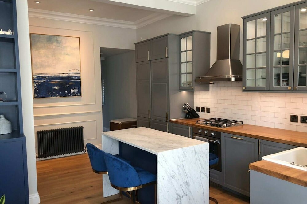 Фото Luxury Victorian 2 Bedroom Apartment Near Tube