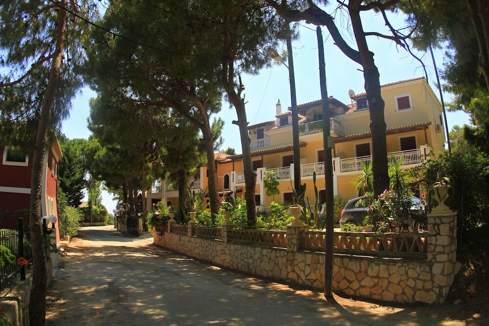 Фото Pyrgaraki Studios and Apartments