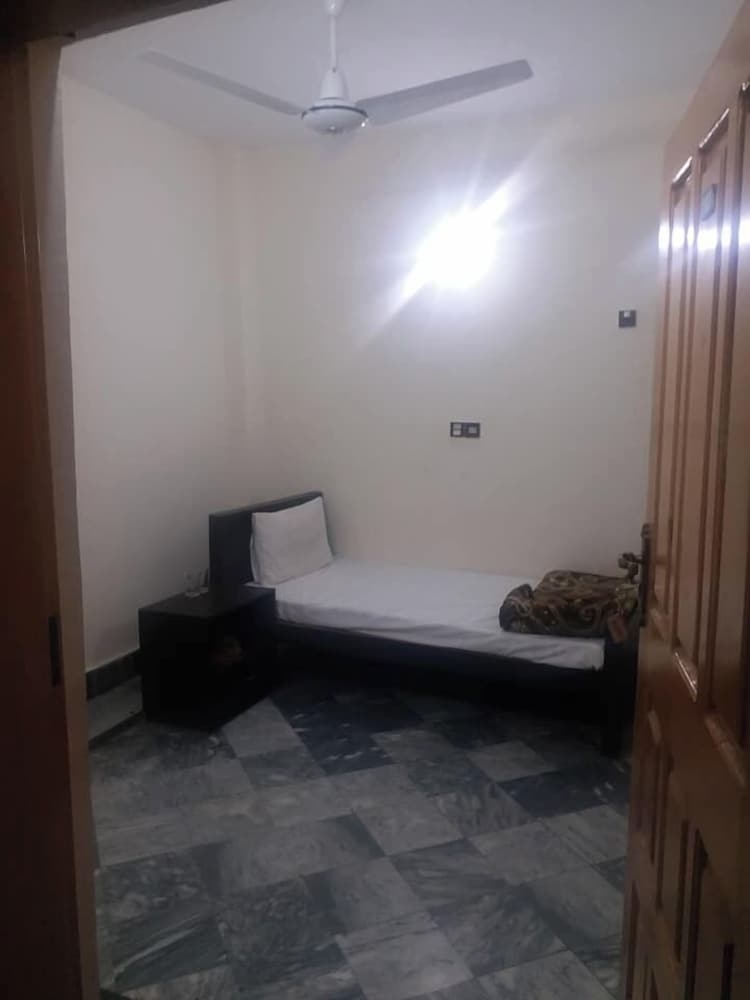 Фото Kashmir Inn Hotel Muzaffarabad