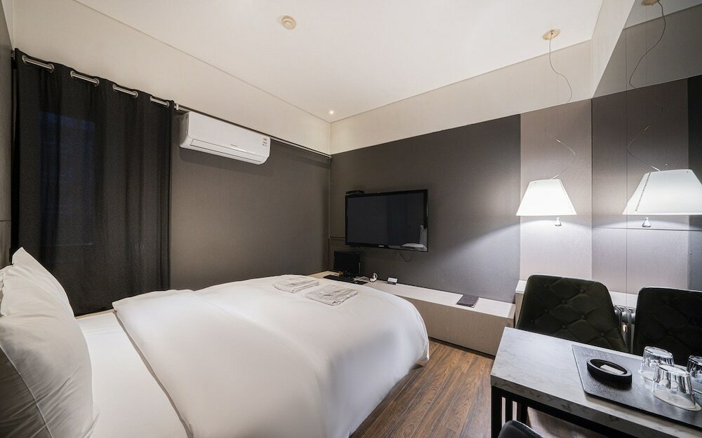 Фото Yeoksam Bare