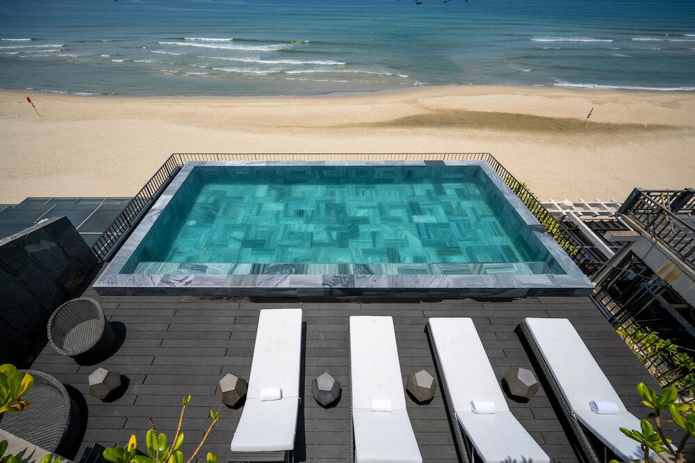 Фото M Suite Danang Beach