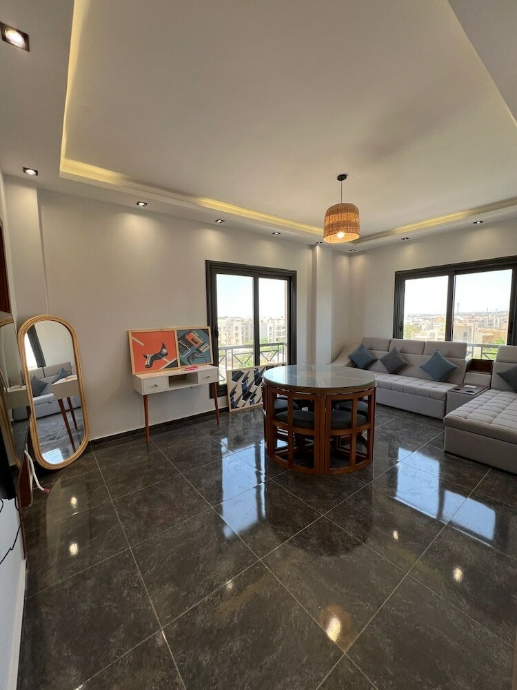 Фото Travelholic Auc Residence