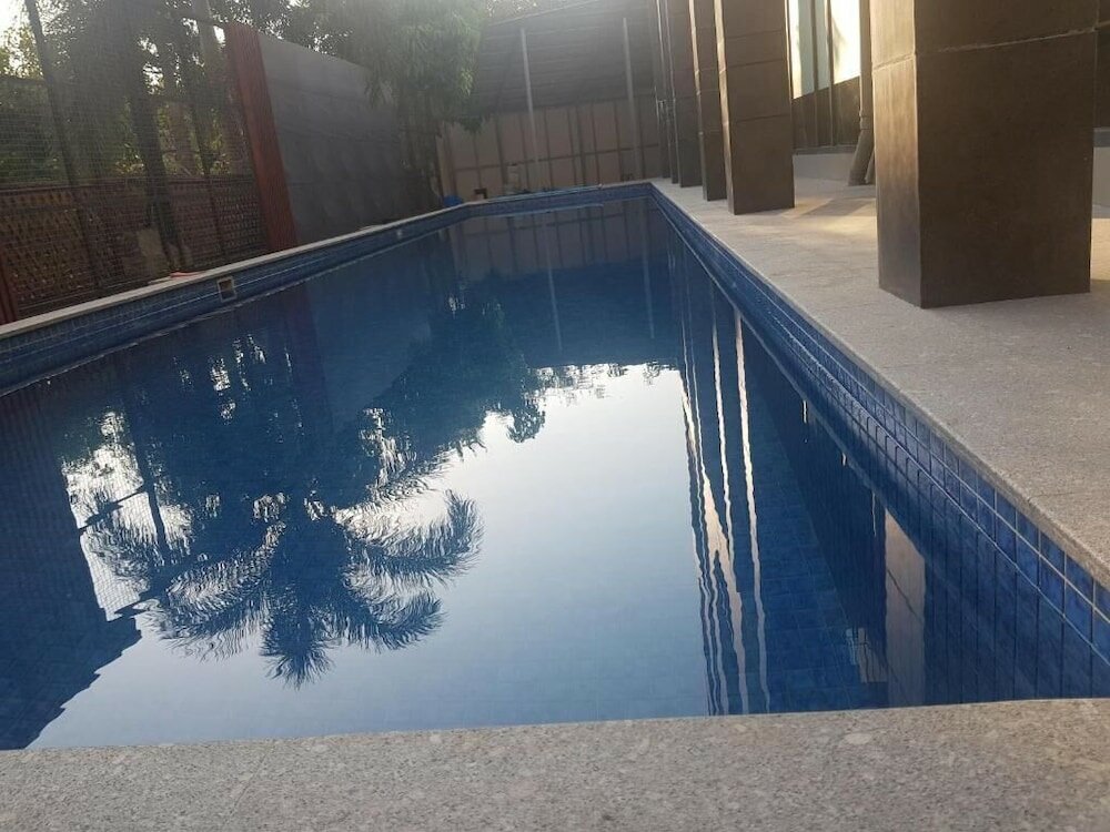 Фото Airport Avenue Hotel