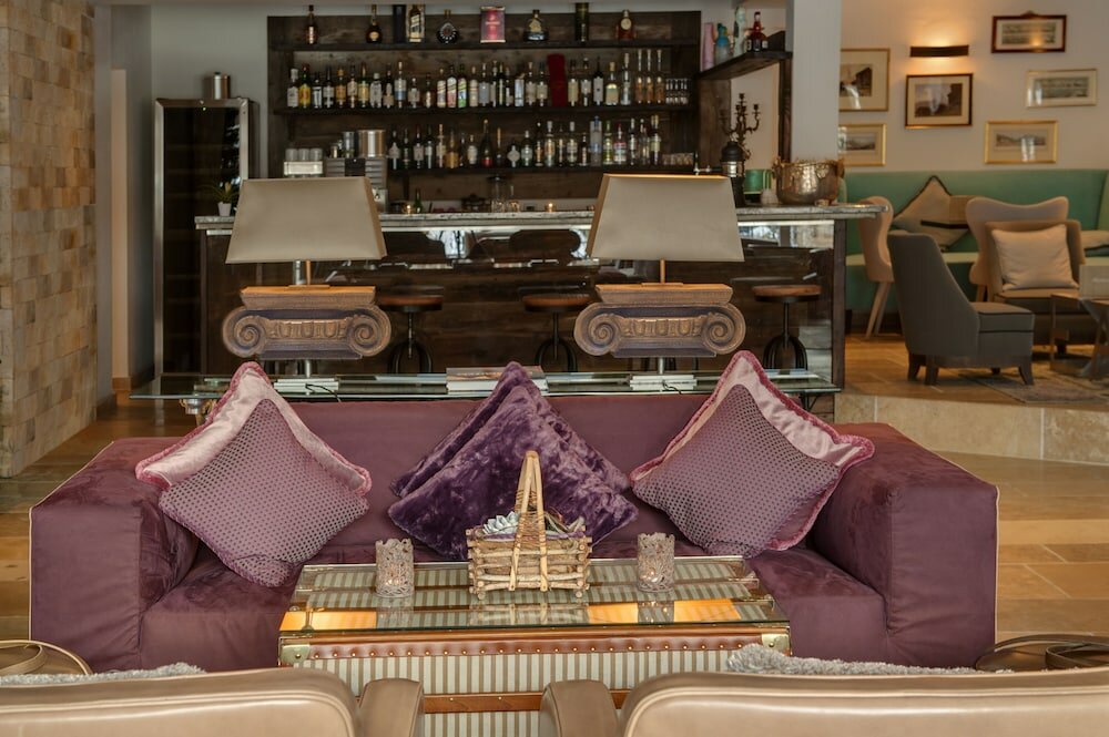 Фото Schloss Cottage - A Swiss Experience