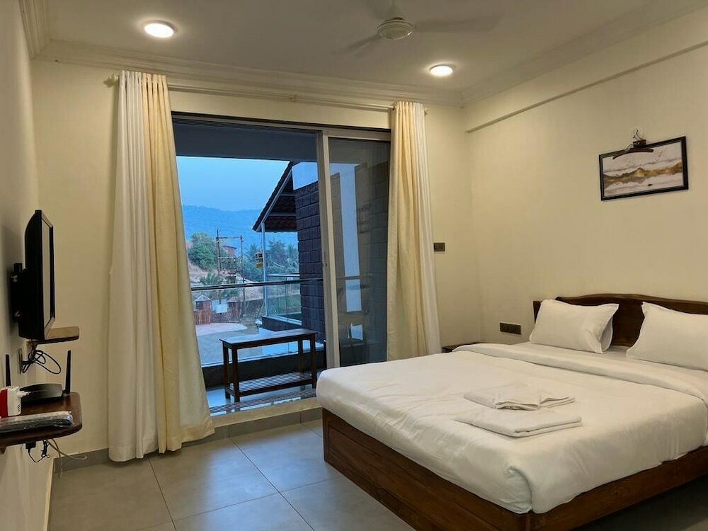 Фото Coastal Bay Beach Resort