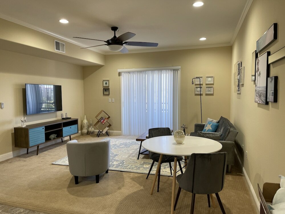 Фото Balmoral Apartments