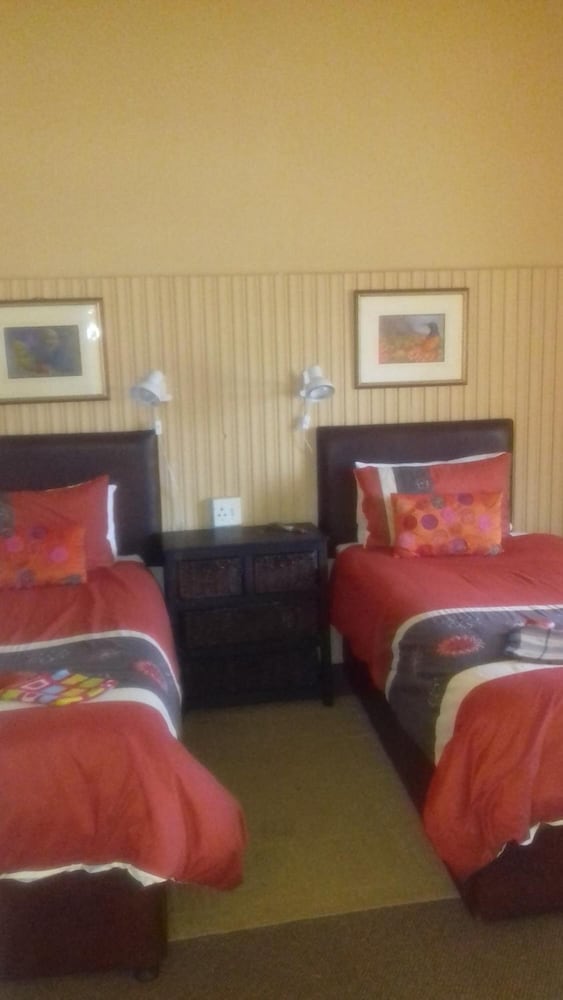 Фото Kestell Hotel