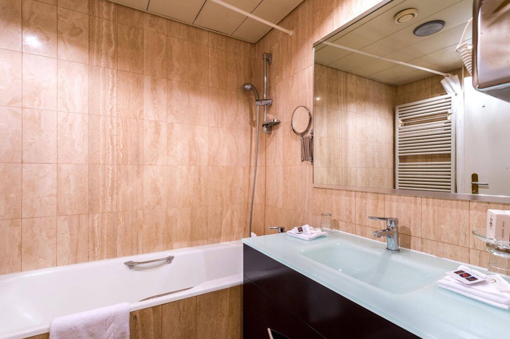 Фото Hotel Century Geneve