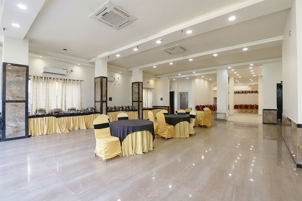 Фото Fabhotel Prime Ashoka Imperial