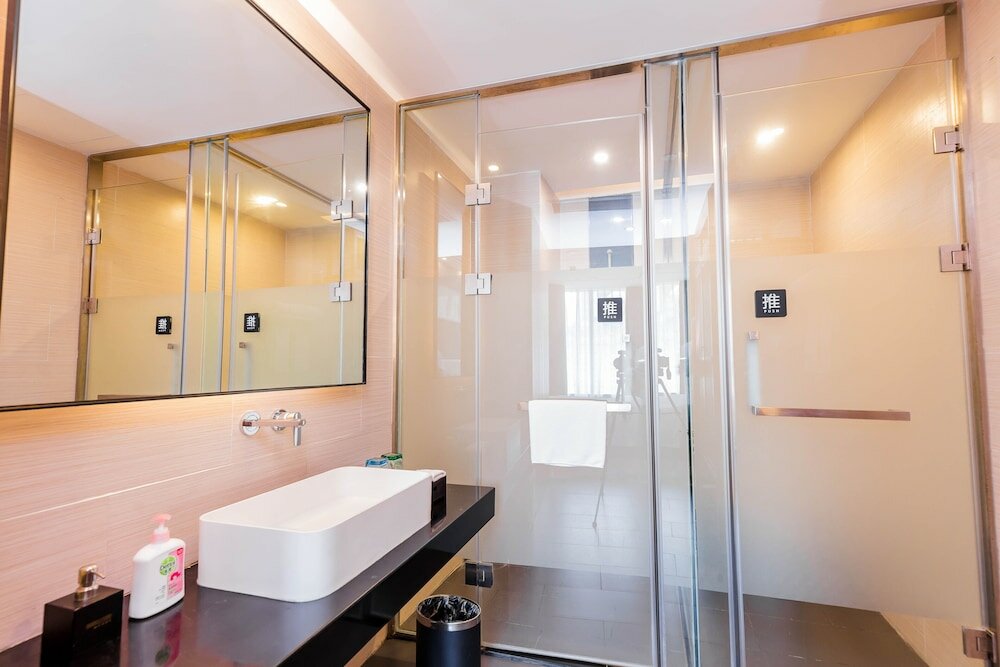 Фото H'Elite Hotel