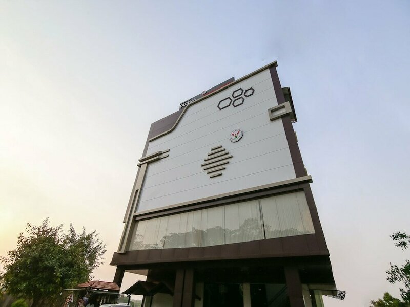 Гостиница Capital O 35621 Hotel Durga International