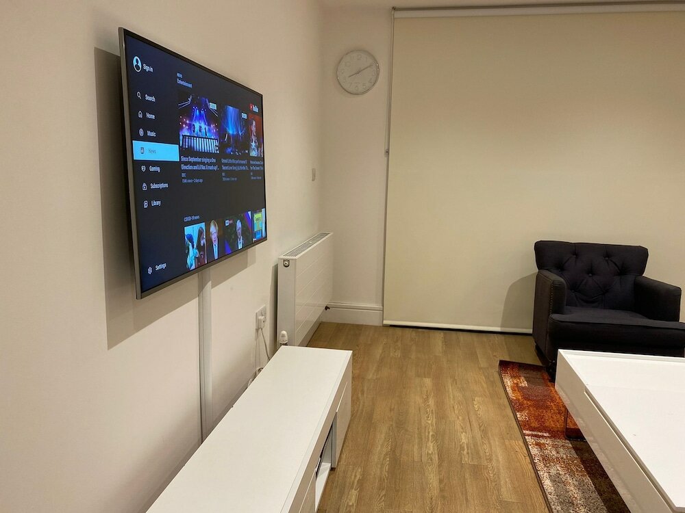 Фото Stunning 2 Bed Apartment With Parking