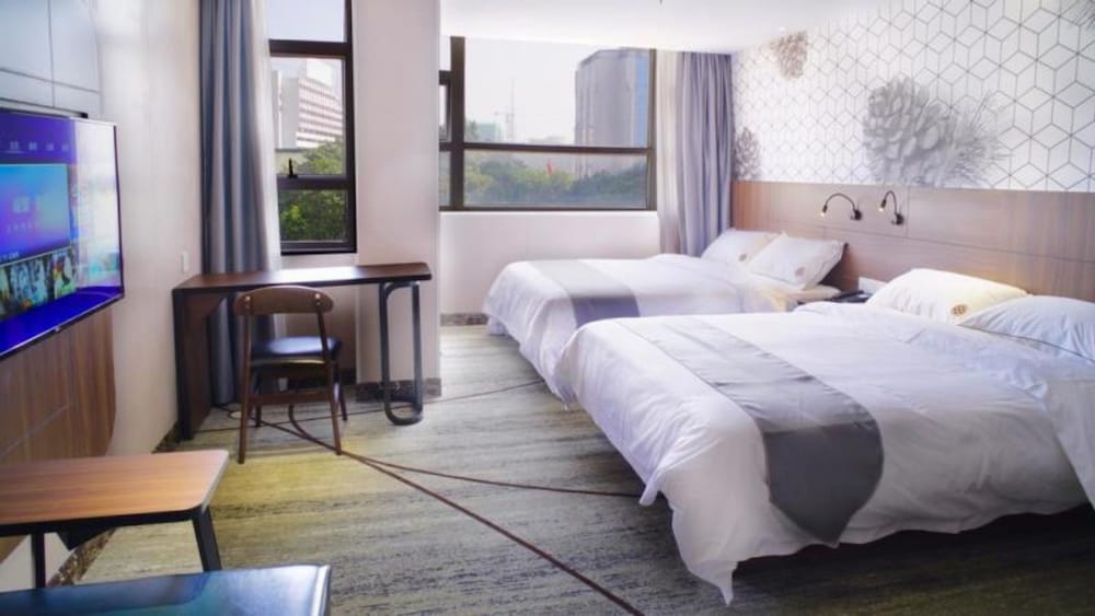 Фото Guangzhou Pinecone & Huayi Select Hotel