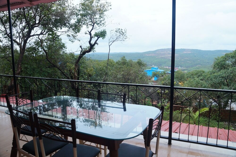 Фото Hotel Godai Girikunj