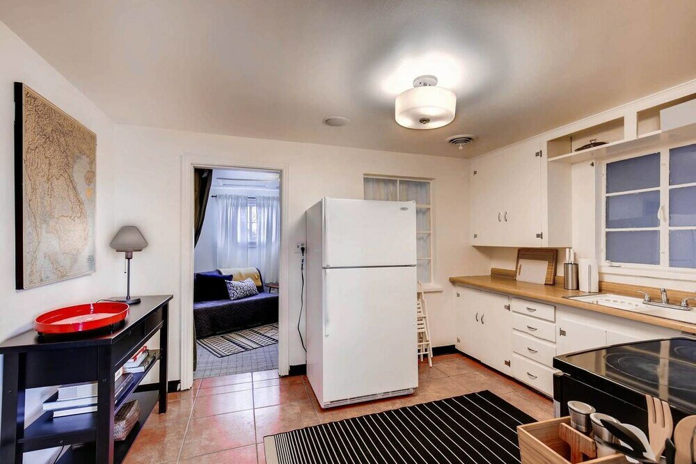 Фото Cozy Bungalow in Chaffee Park near Highlands