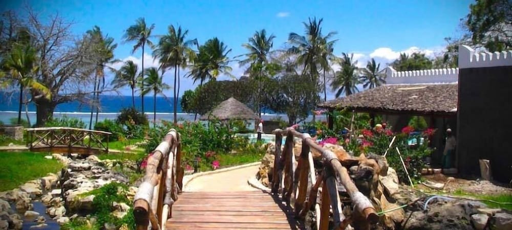 Фото HillPark Hotel - Tiwi Beach