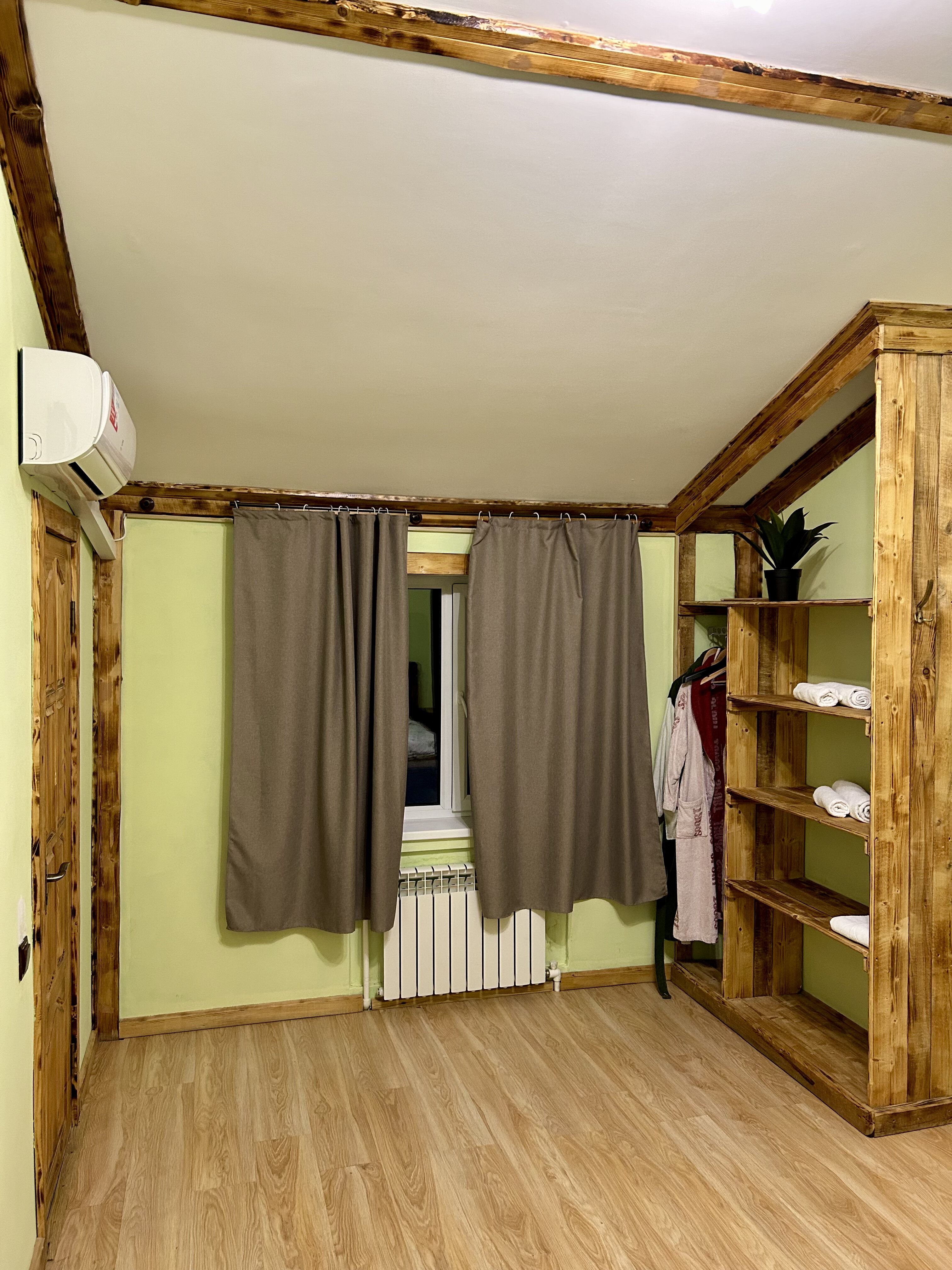 Фото Марс Хауз