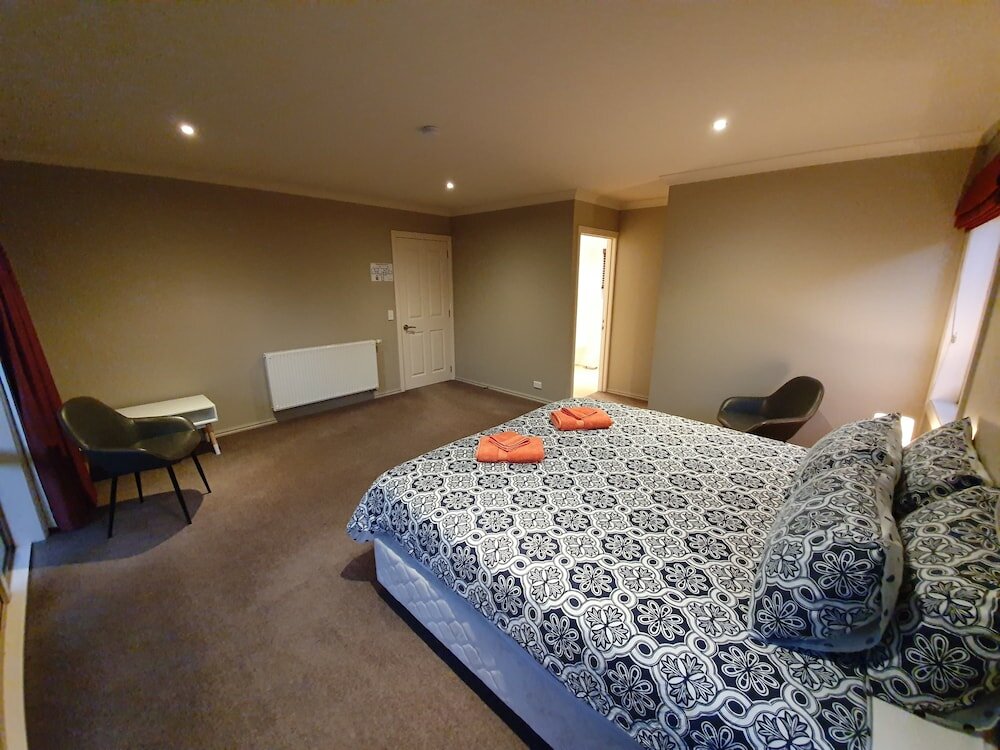 Фото Claremont Country Lodge B&b