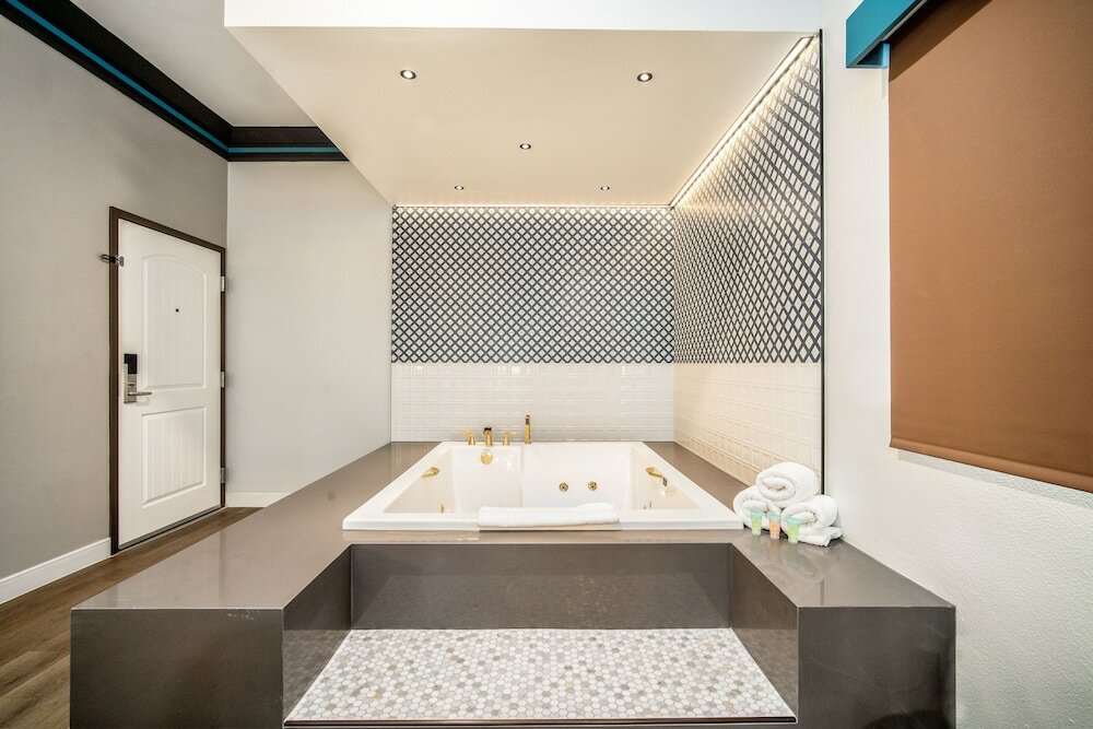 Фото Aspire Inn Studios & Spas