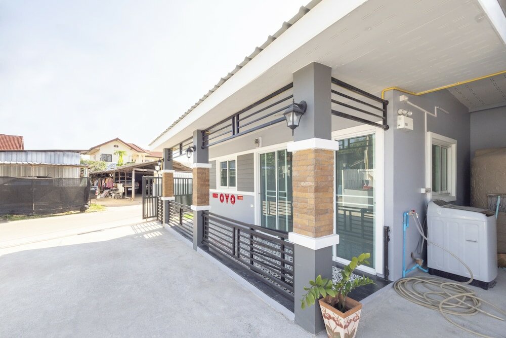 Фото Oyo 75383 Danthip Place